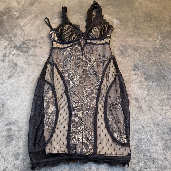 bebe Dresses & Skirts - bebe Lace Mesh Bodycon Mini Dress Womens Small Black Beige Eyelash Trim Vintage